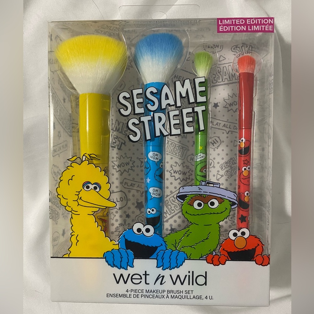 NIN wet n wild x Sesame Street 4-Piece Makeup Brush Set Limited Edition